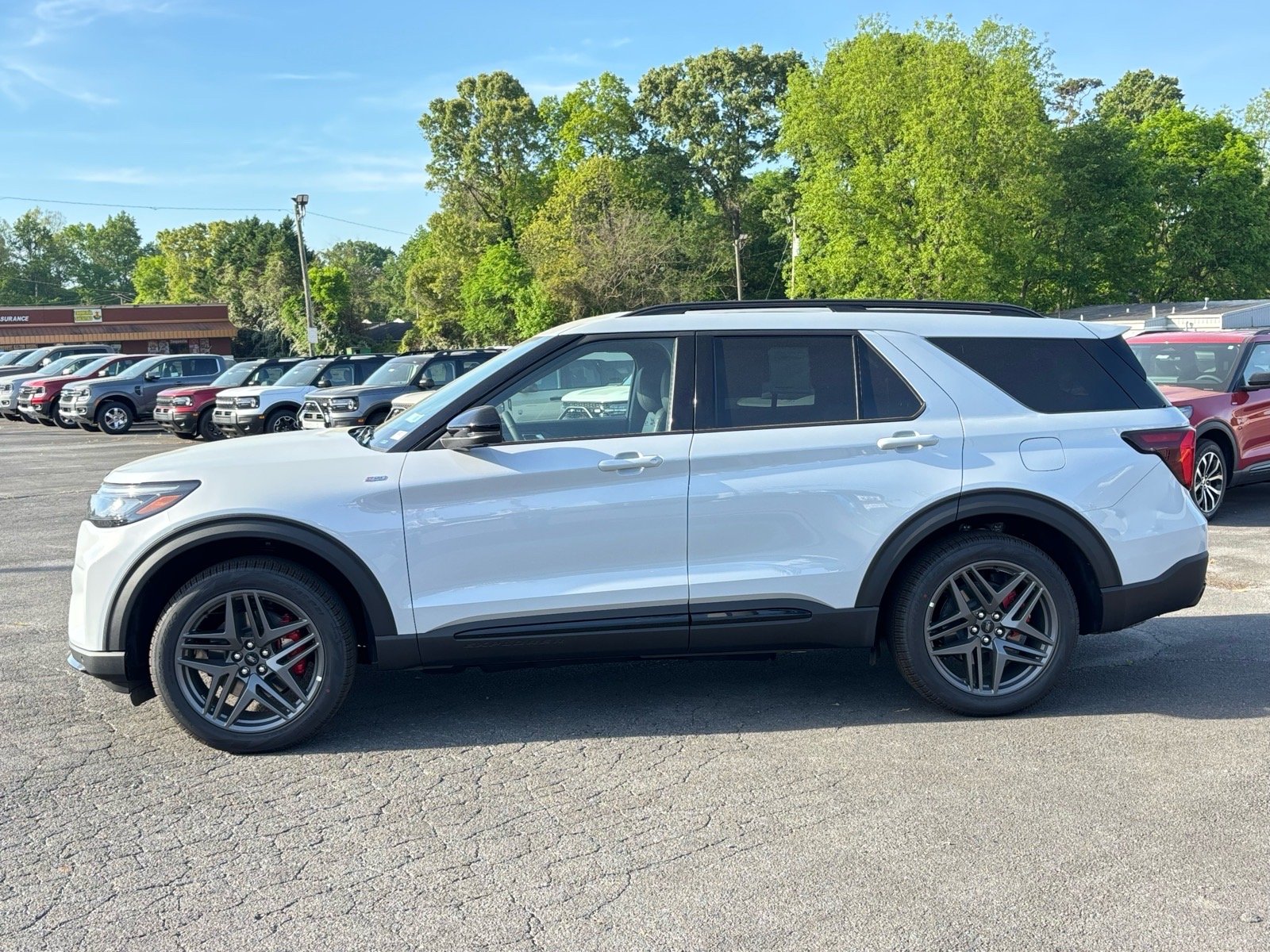 New 2026 Space White Metallic Ford ST-Line image 3