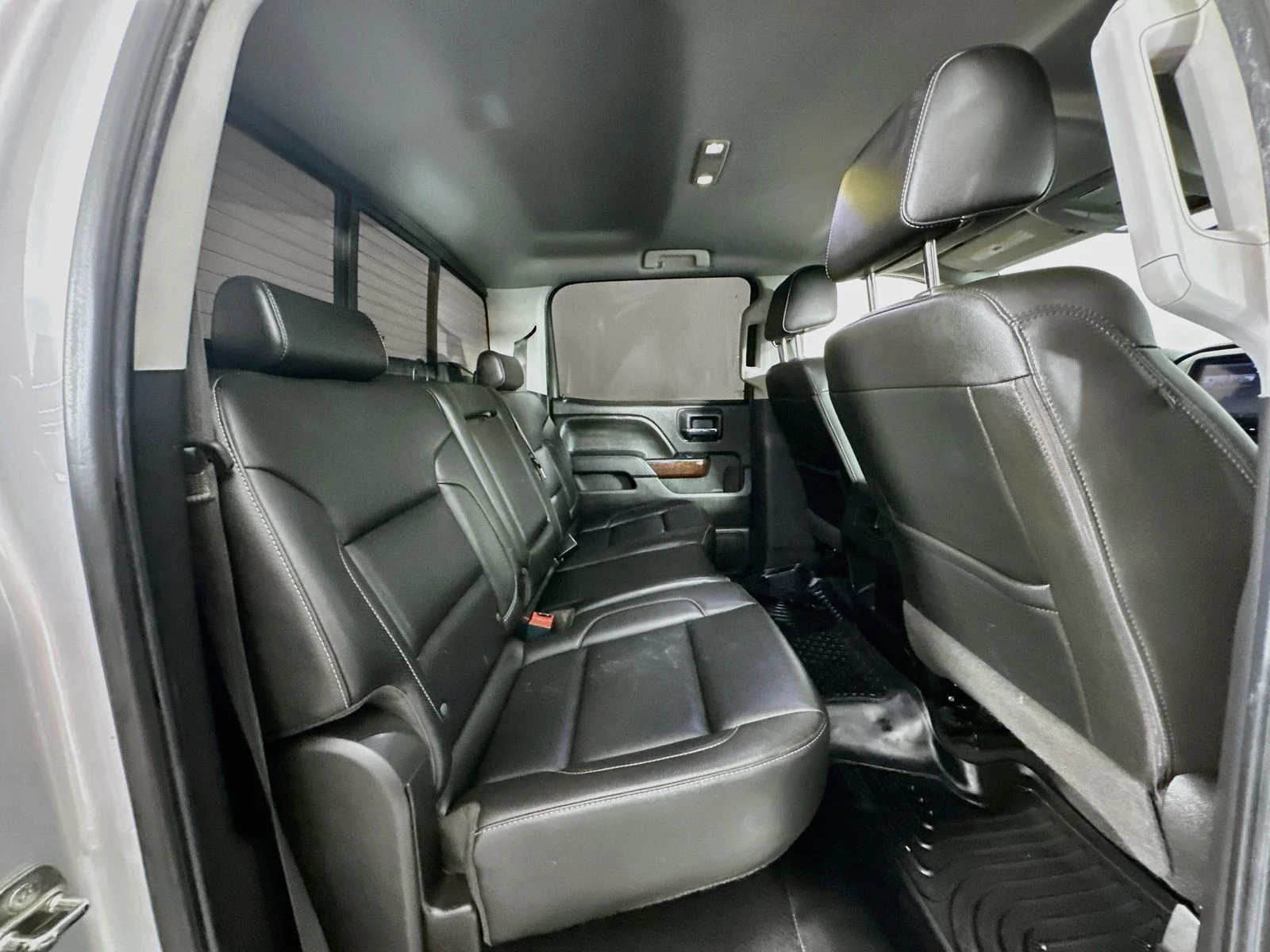 Used 2018 Quicksilver Metallic GMC SLT image 27