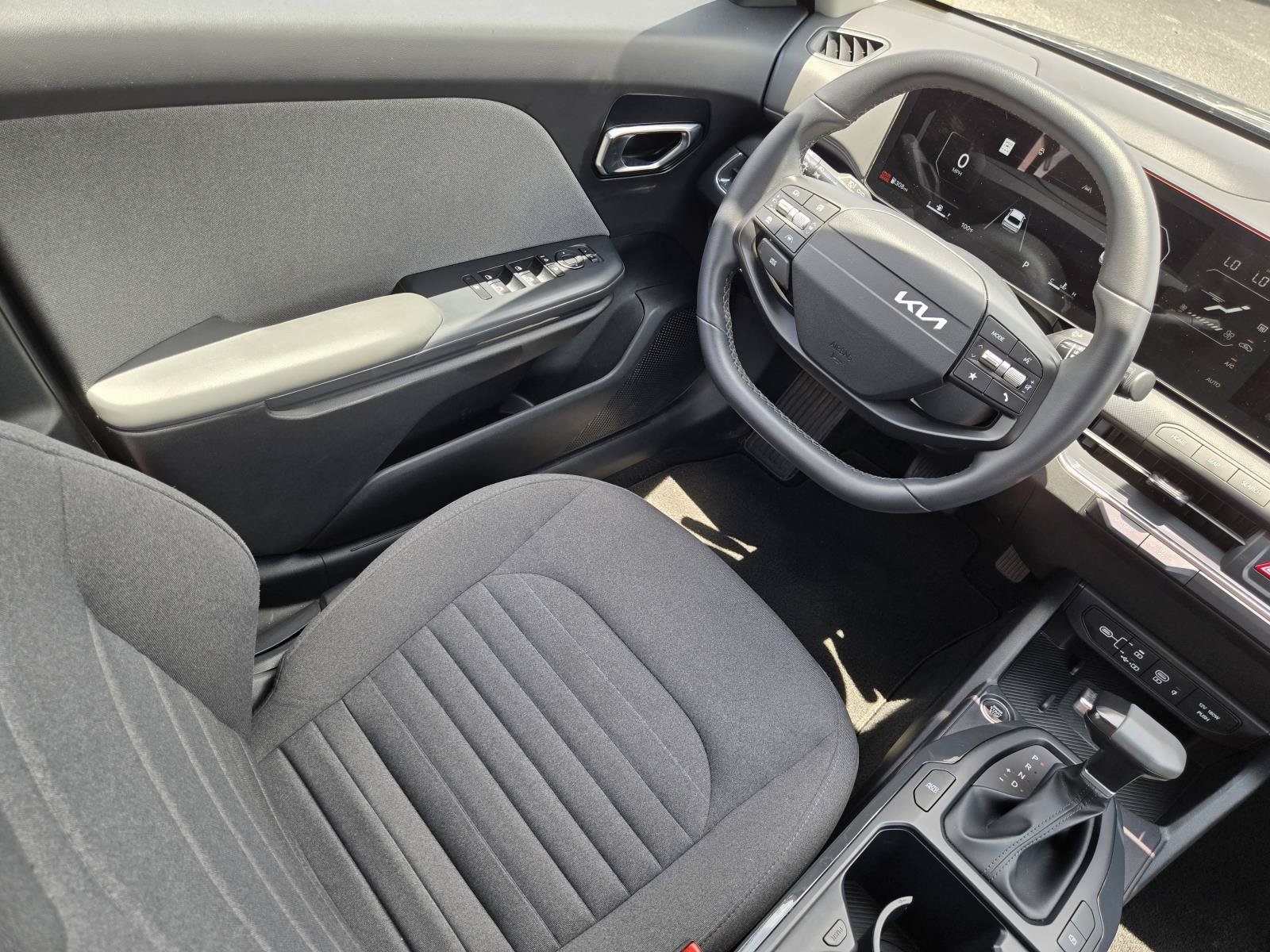 2025 Kia K4 EX - Photo 15