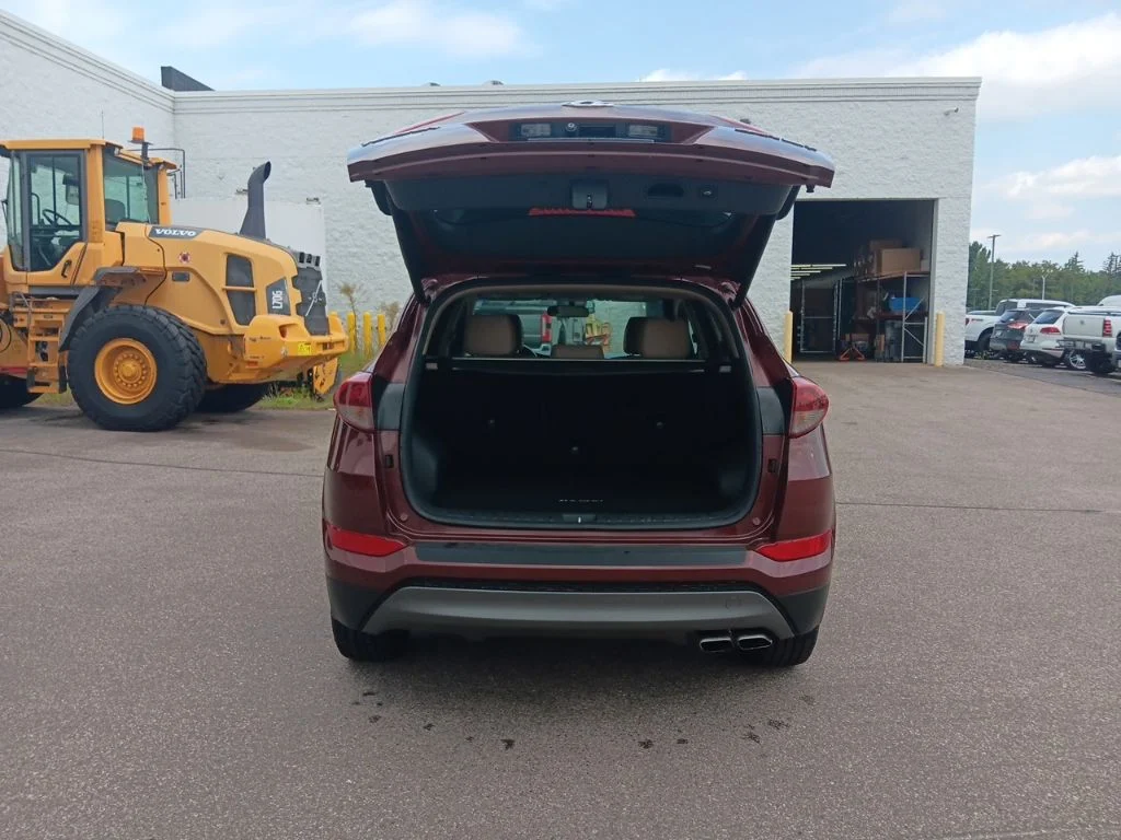 Used 2016 Ruby Wine Hyundai Sport image 34