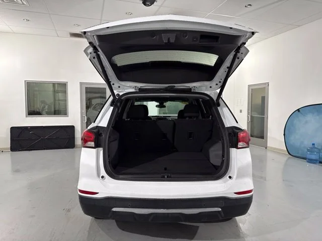 Used 2023 White Chevrolet LT image 9