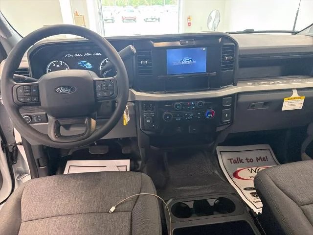New 2027 Oxford White Ford F-350® XL image 32