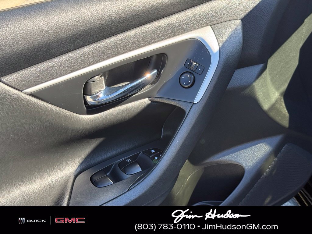 Used 2018 Black Nissan 2.5 SV image 17