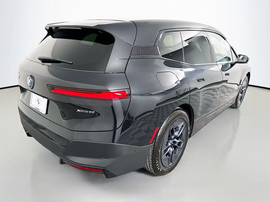 Certified Used 2023 Black Sapphire Metallic BMW xDrive50 image 5
