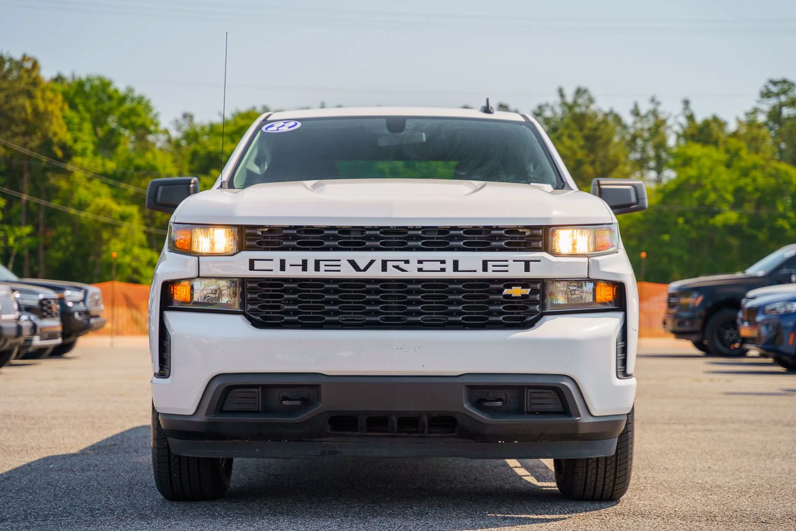 Used 2022  Chevrolet Custom image 1