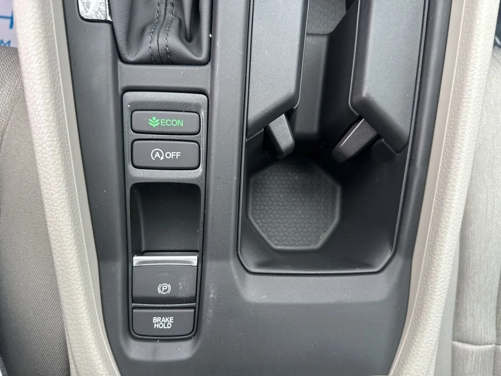 New 2026 Platinum White Pearl Honda LX image 27