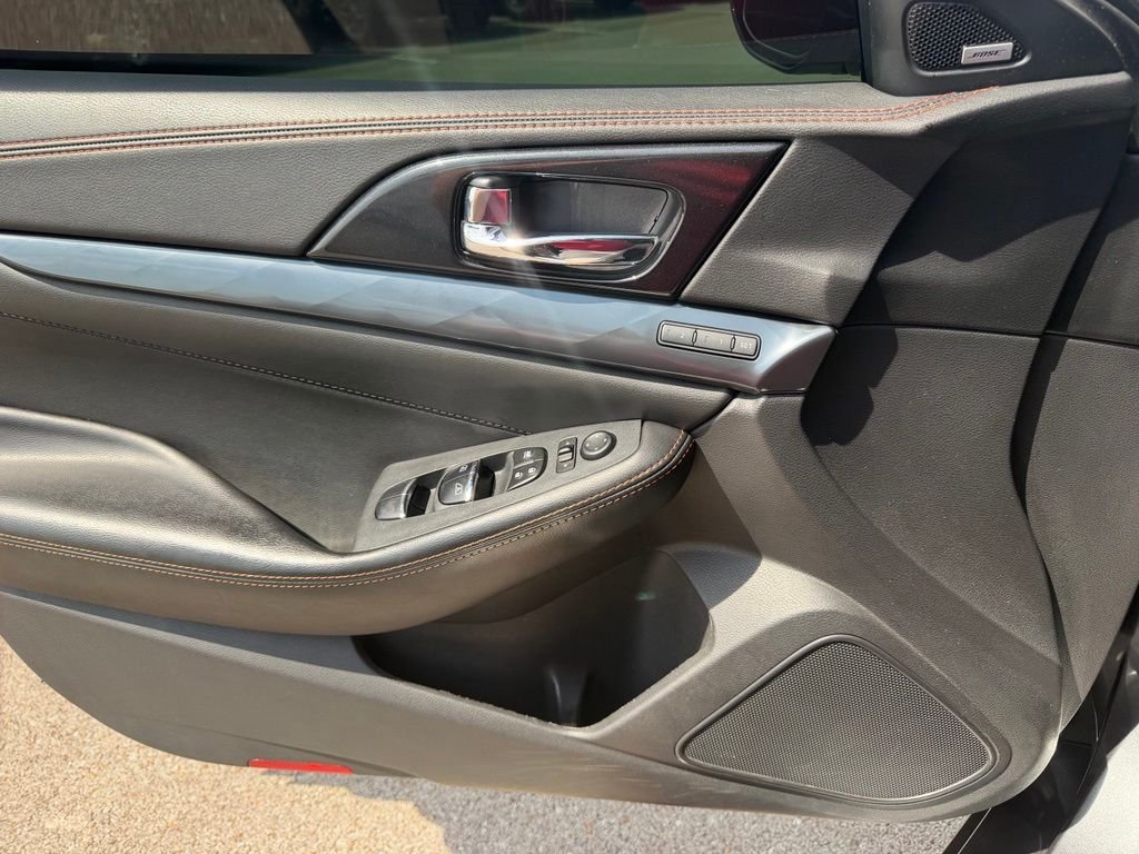 Used 2019 Gray Nissan SR image 13
