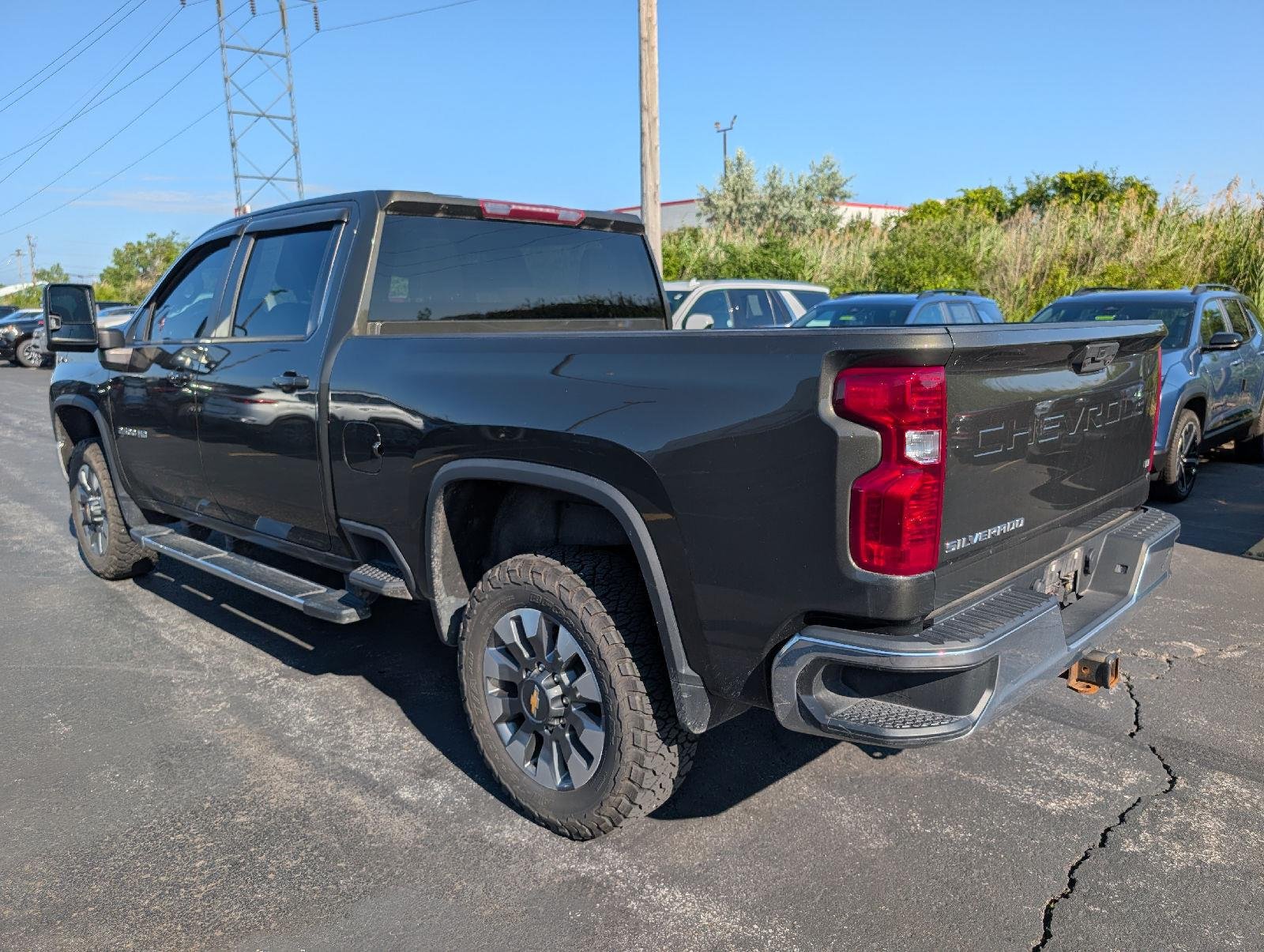 Used 2022 Greenstone Metallic Chevrolet LT image 6