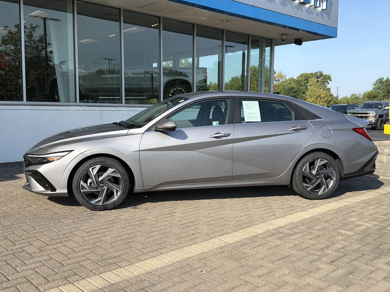 Used 2025 Fluid Metal Hyundai SEL Convenience image 2