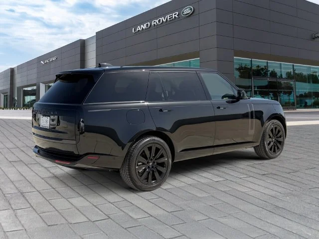 New 2027 Black Land Rover SE image 5