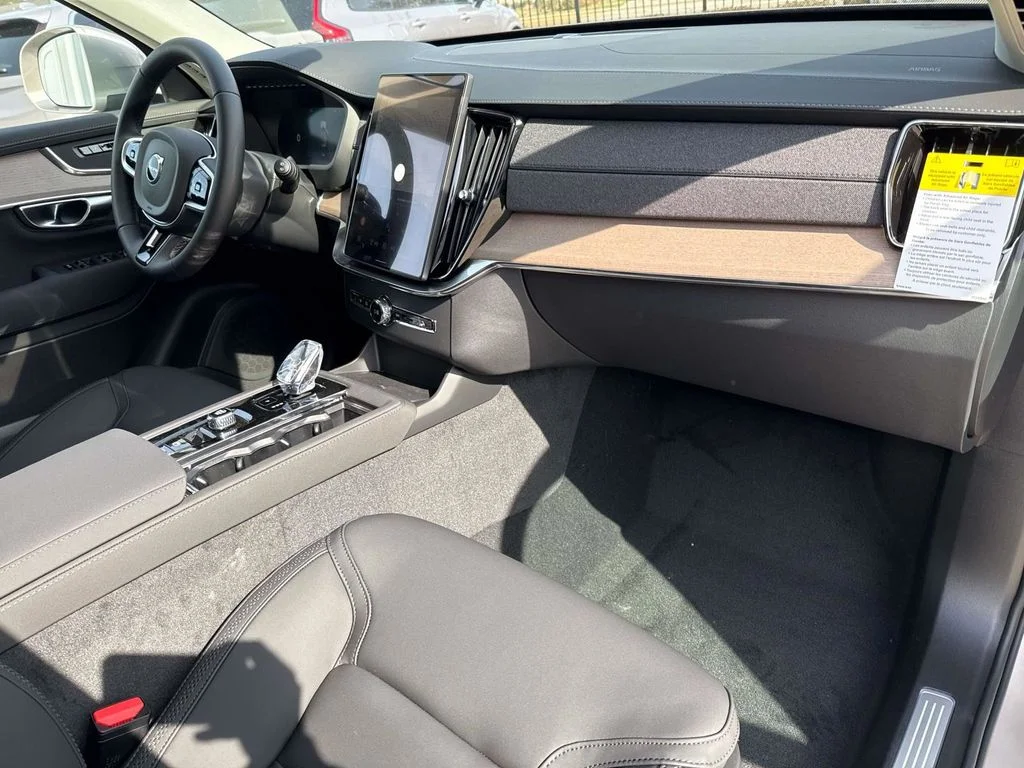 2026 Volvo XC90 Plus - Photo 15