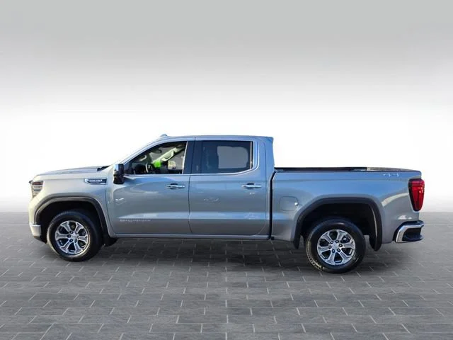 Used 2025 Sterling Metallic GMC SLT image 4