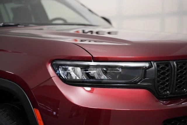 New 2025 Velvet Red Pearl-Coat Exterior Paint Jeep Limited image 51