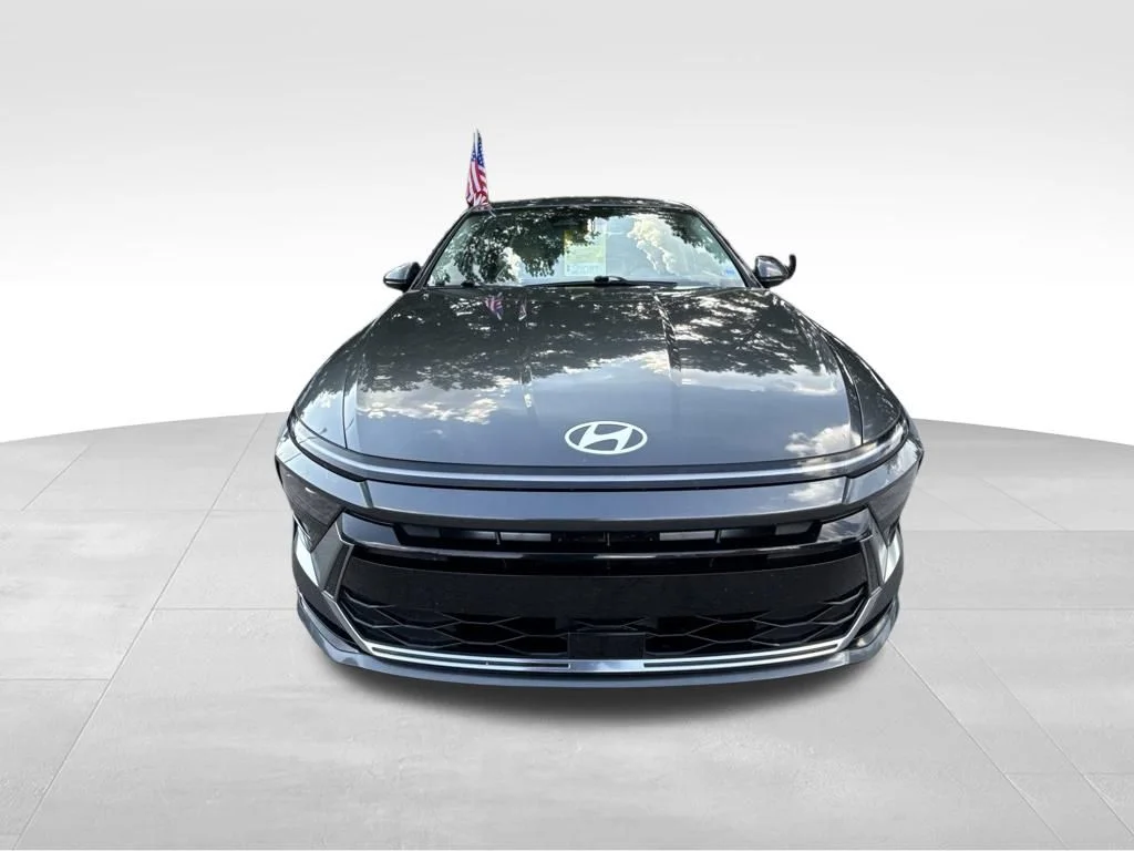 Used 2025 Gray Hyundai SEL image 10