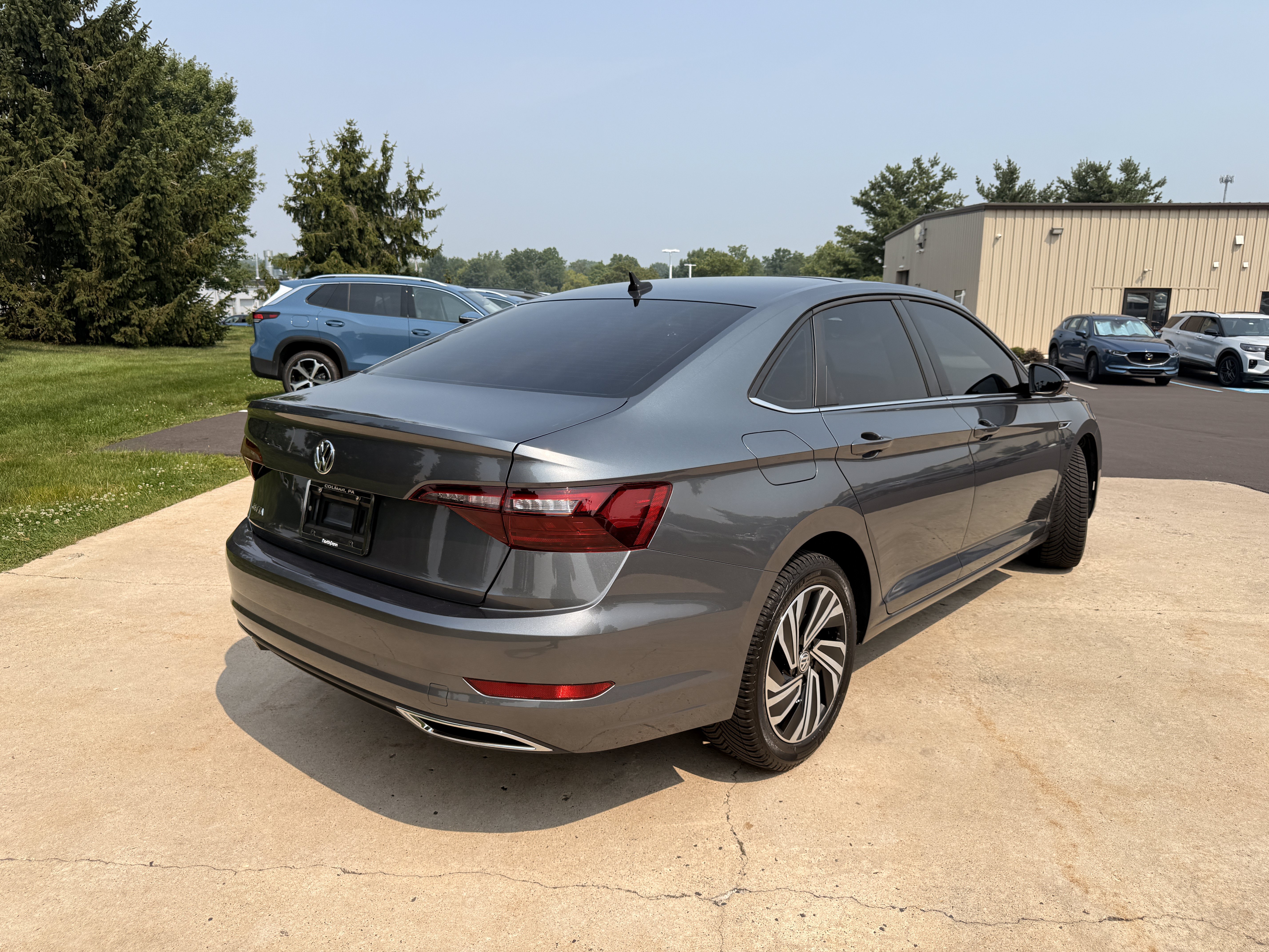 Used 2021  Volkswagen SEL Premium image 14