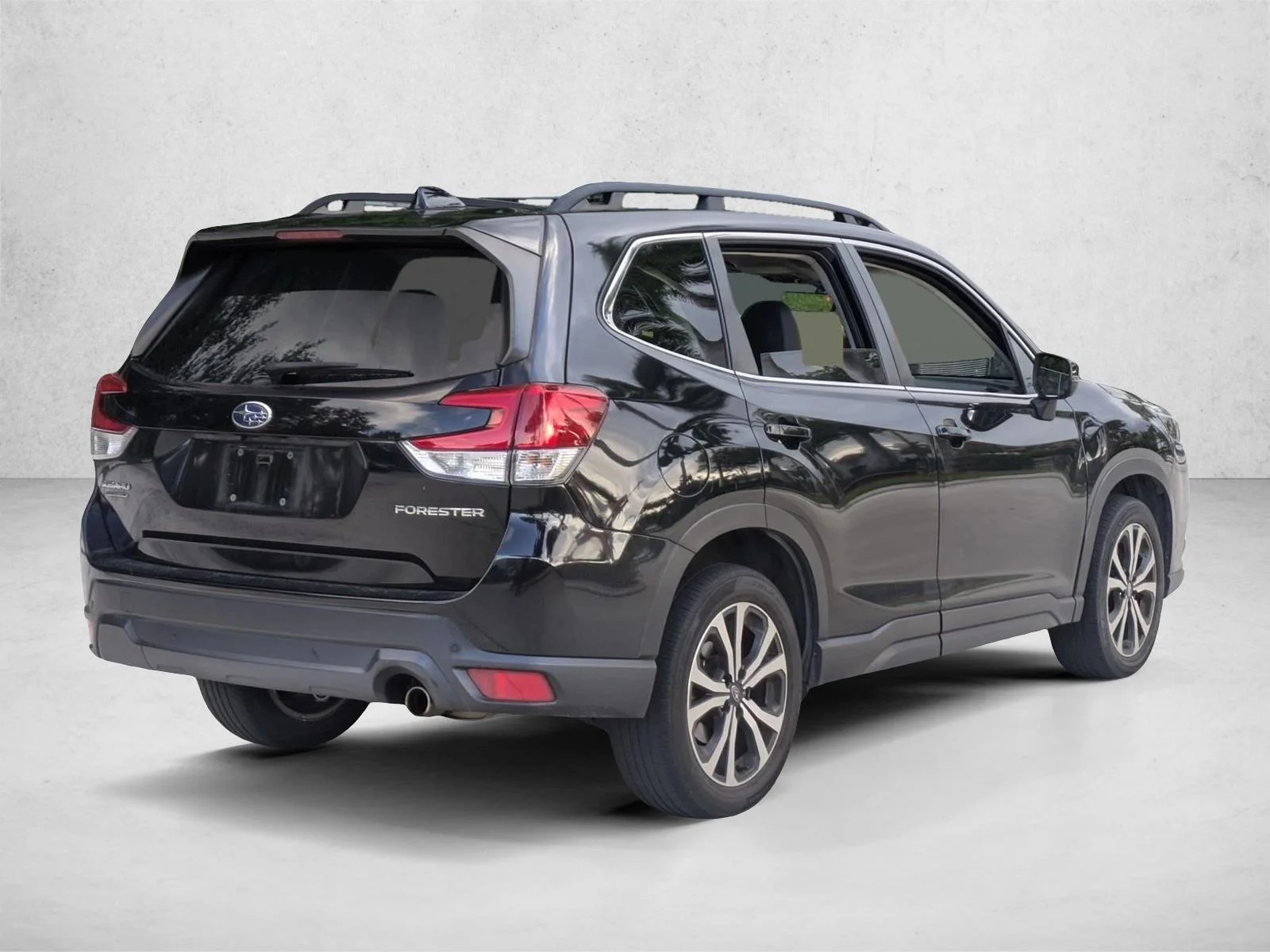 Used 2023 Crystal Black Silica Subaru Limited image 5