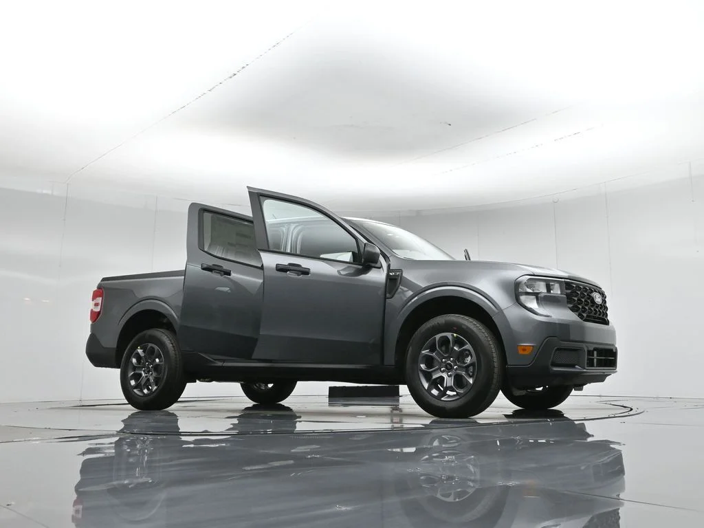 New 2026 Carbonized Gray Metallic Ford XLT image 48