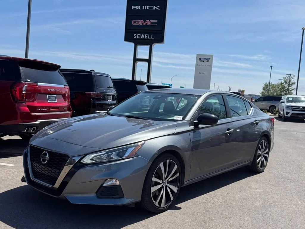 2022 Nissan Altima 2.5 SR's photo