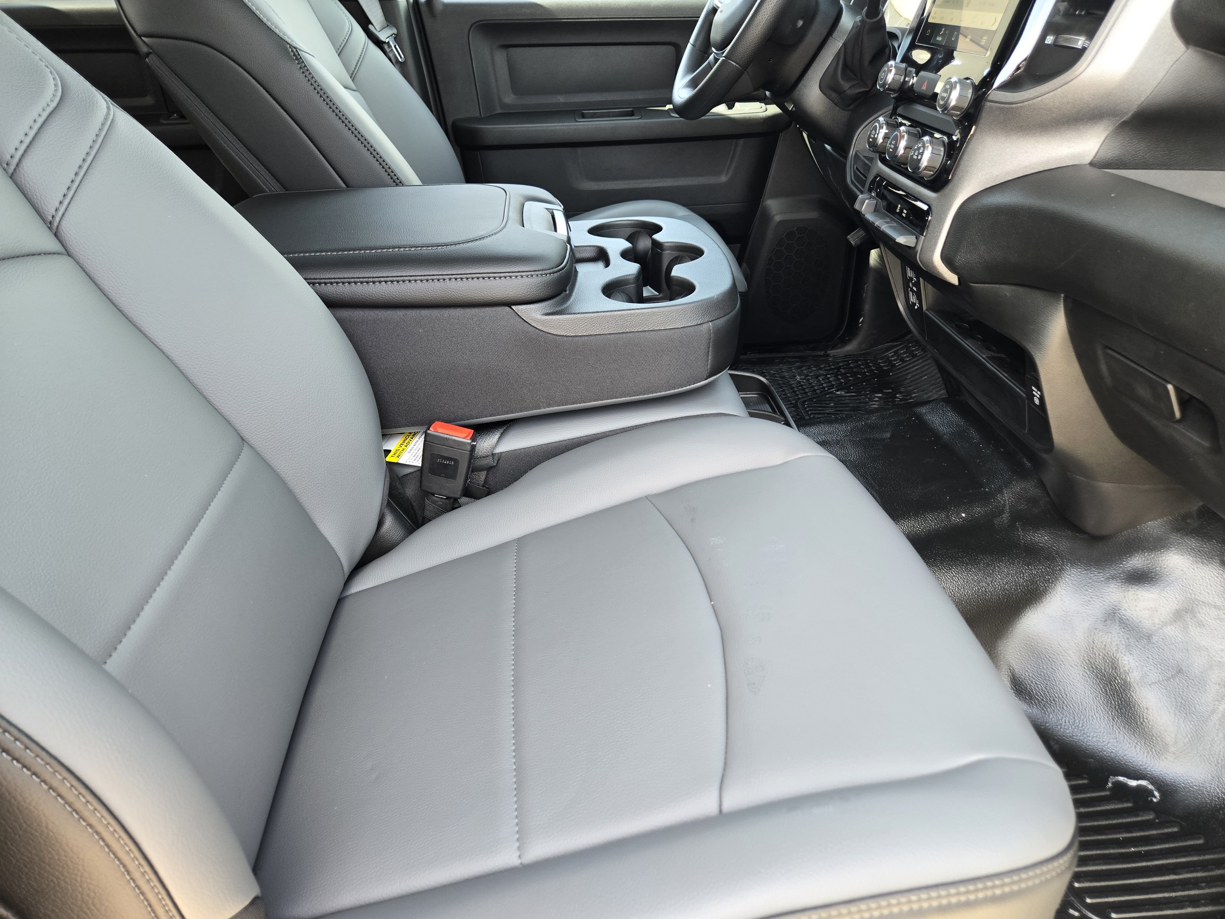 New 2026 Bright White Clearcoat RAM Tradesman image 11