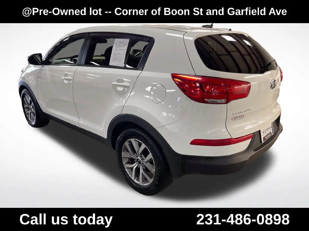 Used 2016 White Kia LX image 3