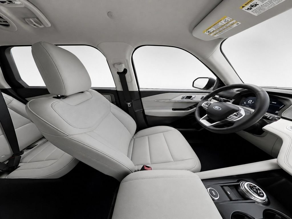 New 2026 Agate Black Metallic Ford Active image 9