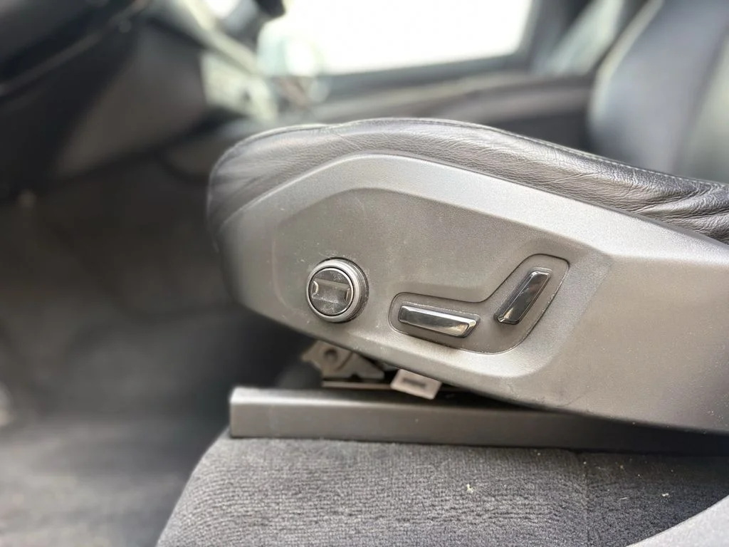 Used 2020 Crystal White Volvo T5 Momentum image 13