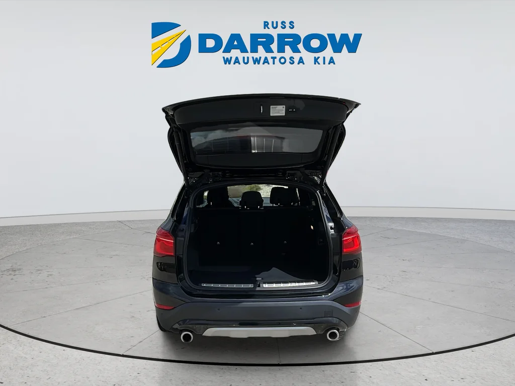 Used 2022 Black BMW xDrive28i image 31