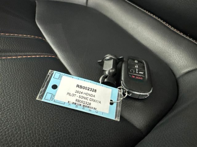 Used 2024 Gray Honda TrailSport image 35