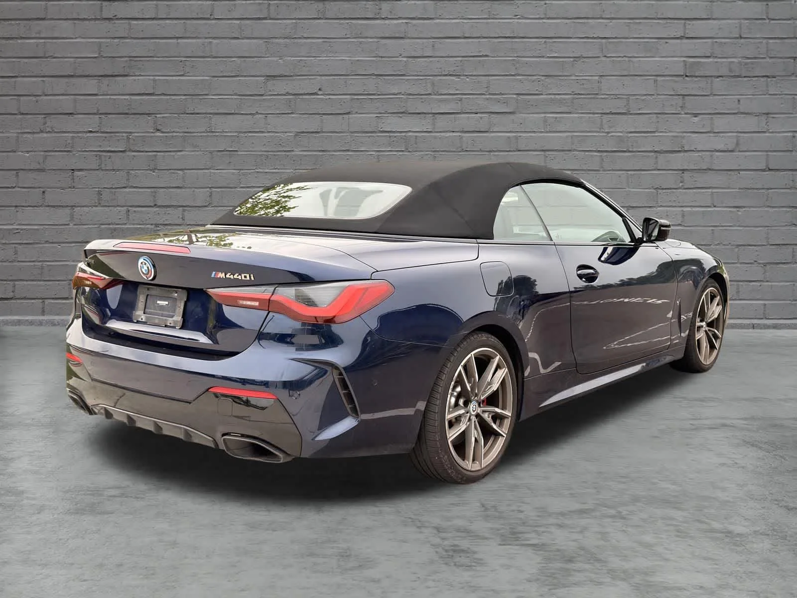 Certified Used 2023 Tanzanite Blue II Metallic BMW M440i xDrive image 9