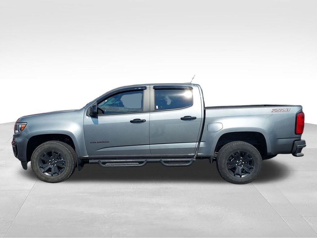 Used 2022 Gray Chevrolet Z71 image 2