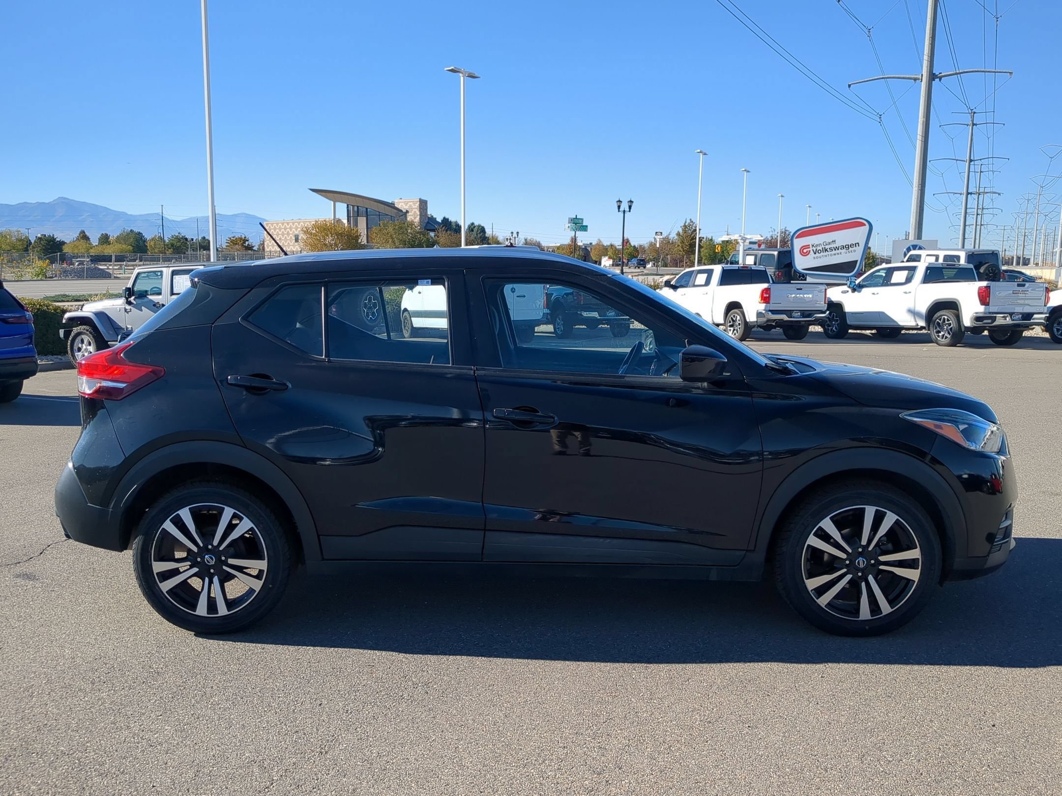 Used 2019 Nissan Kicks SV with VIN 3N1CP5CU5KL534172 for sale in South Jordan, UT