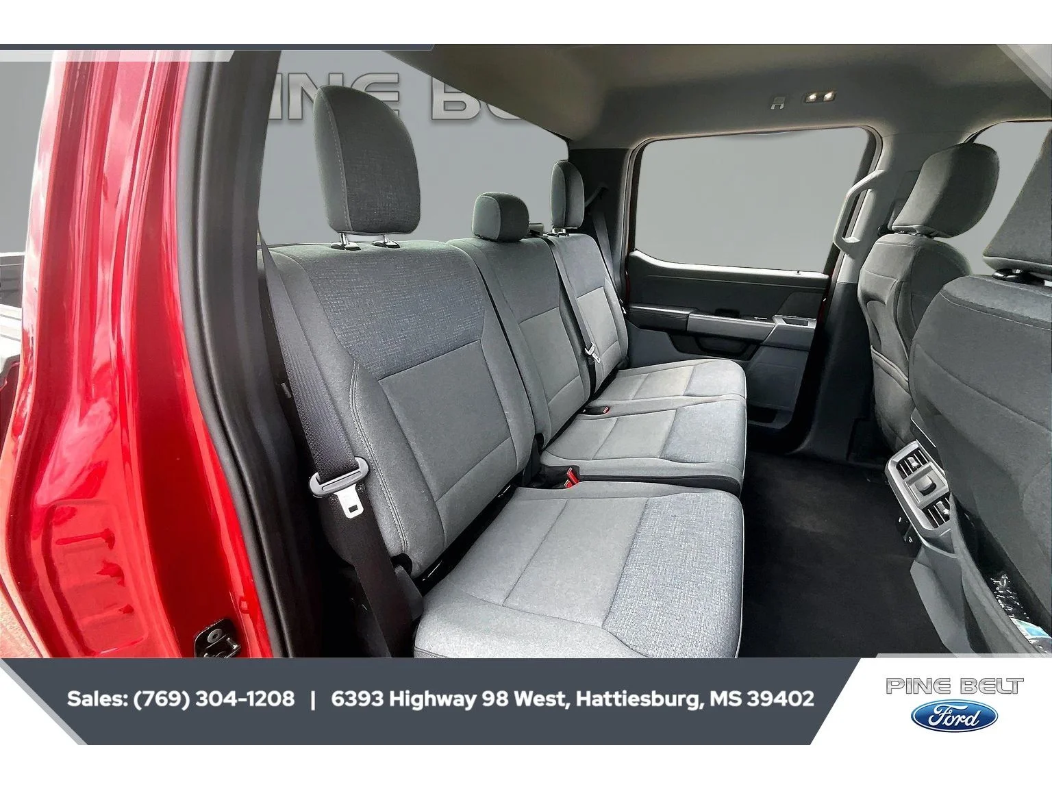 Used 2025 Rapid Red Metallic Tinted Clearcoat Ford XLT image 21