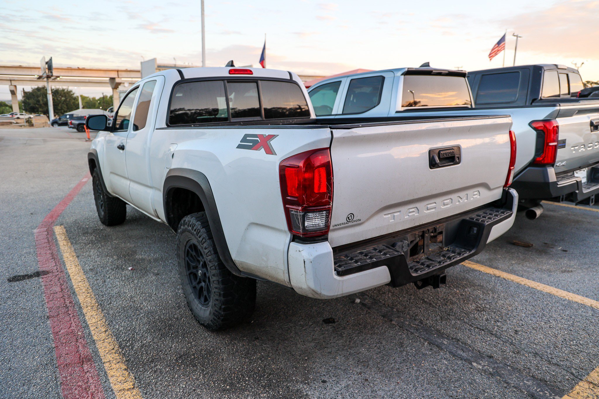 Used 2022 White Toyota SR image 9