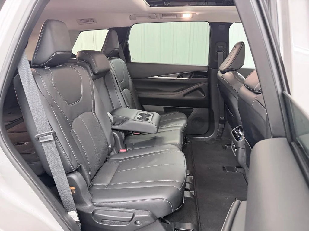 Used 2023 Silver INFINITI PURE image 39