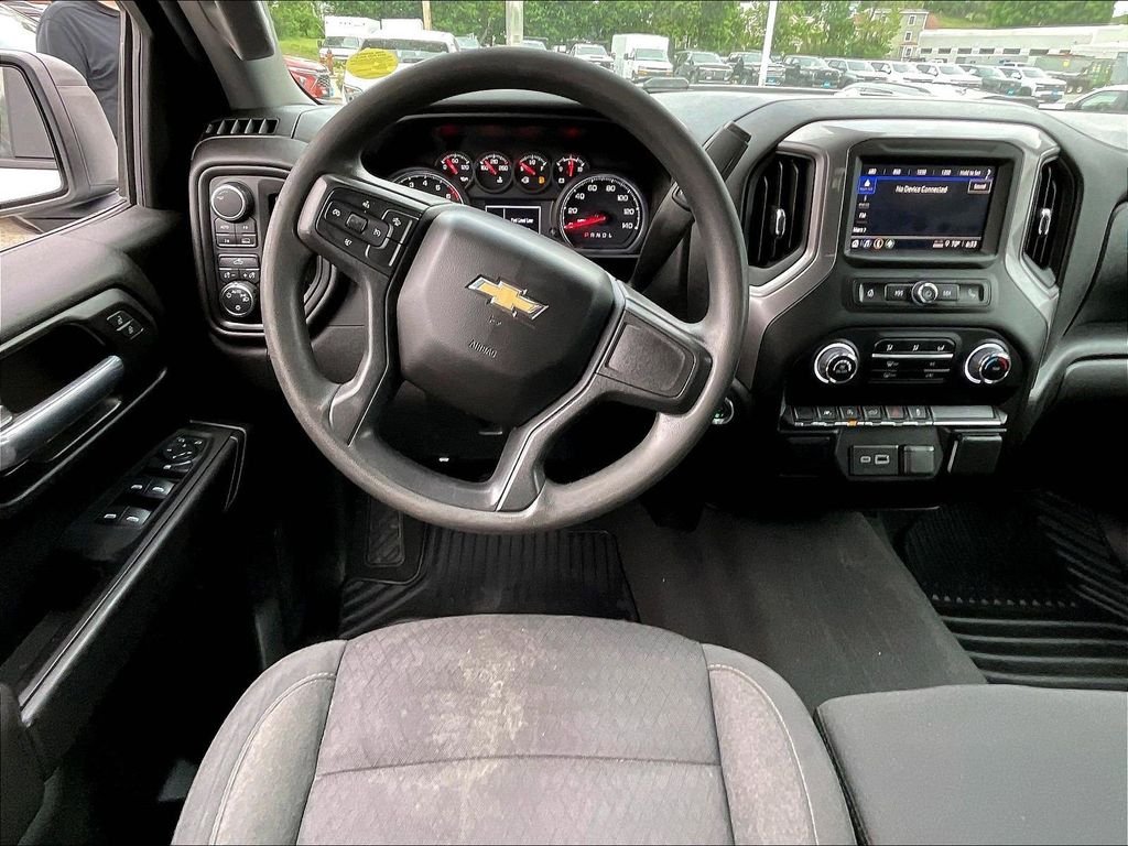 Used 2023 White Chevrolet Custom image 17