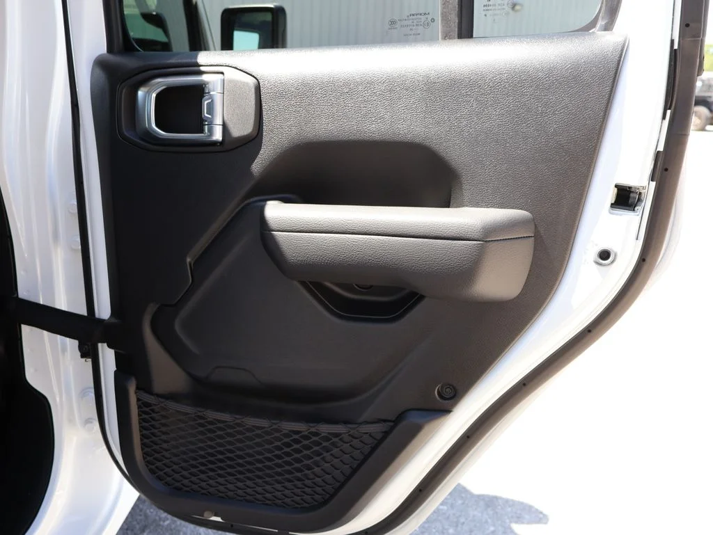 New 2026 Bright White Clear-Coat Exterior Paint Jeep 85th Anniversary Edition image 11