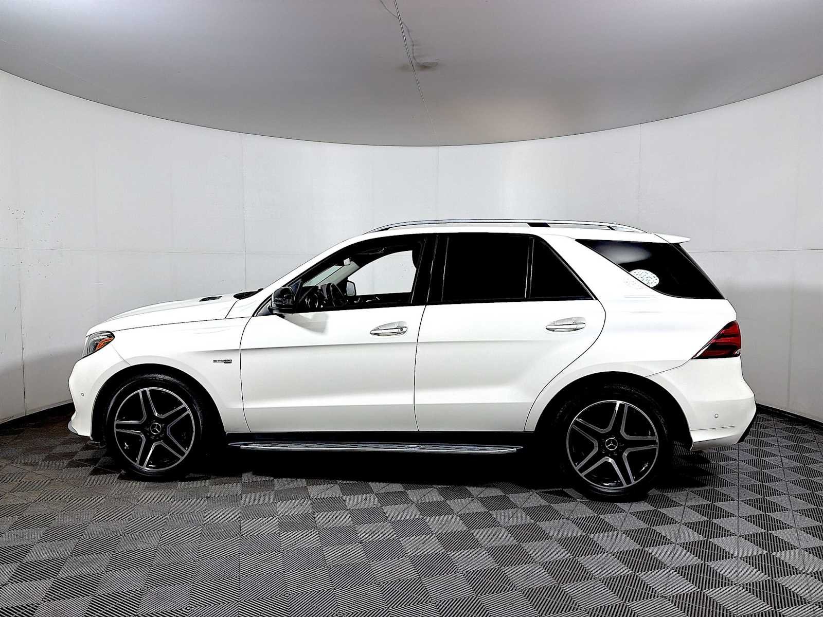 Used 2018 designo Diamond White Metallic Mercedes-Benz AMG® GLE 43 image 4