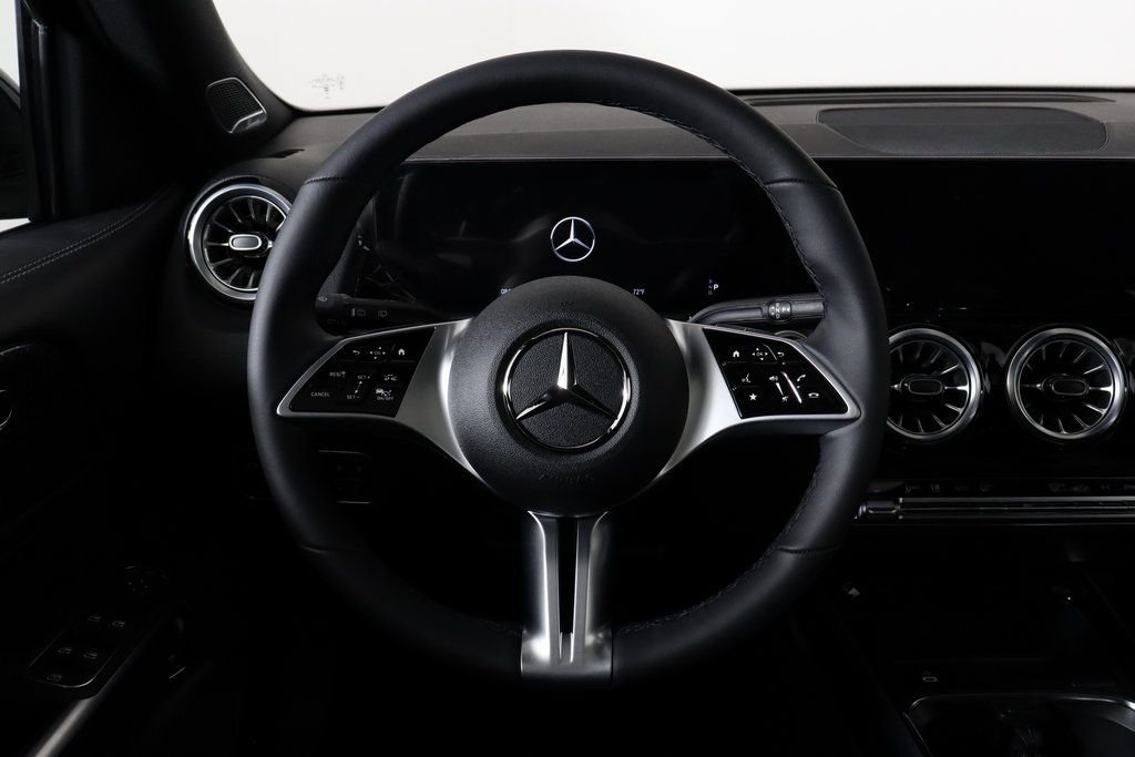Used 2025 Black Mercedes-Benz GLB 250 image 18