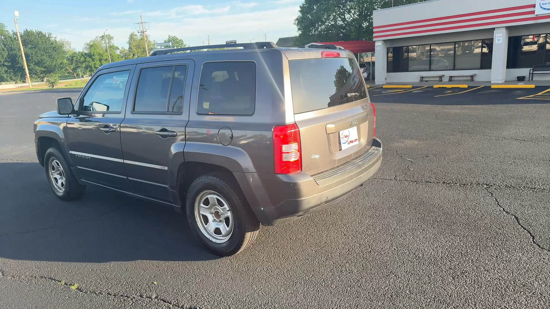 Used 2016 Grey Jeep SPORT SUV image 7
