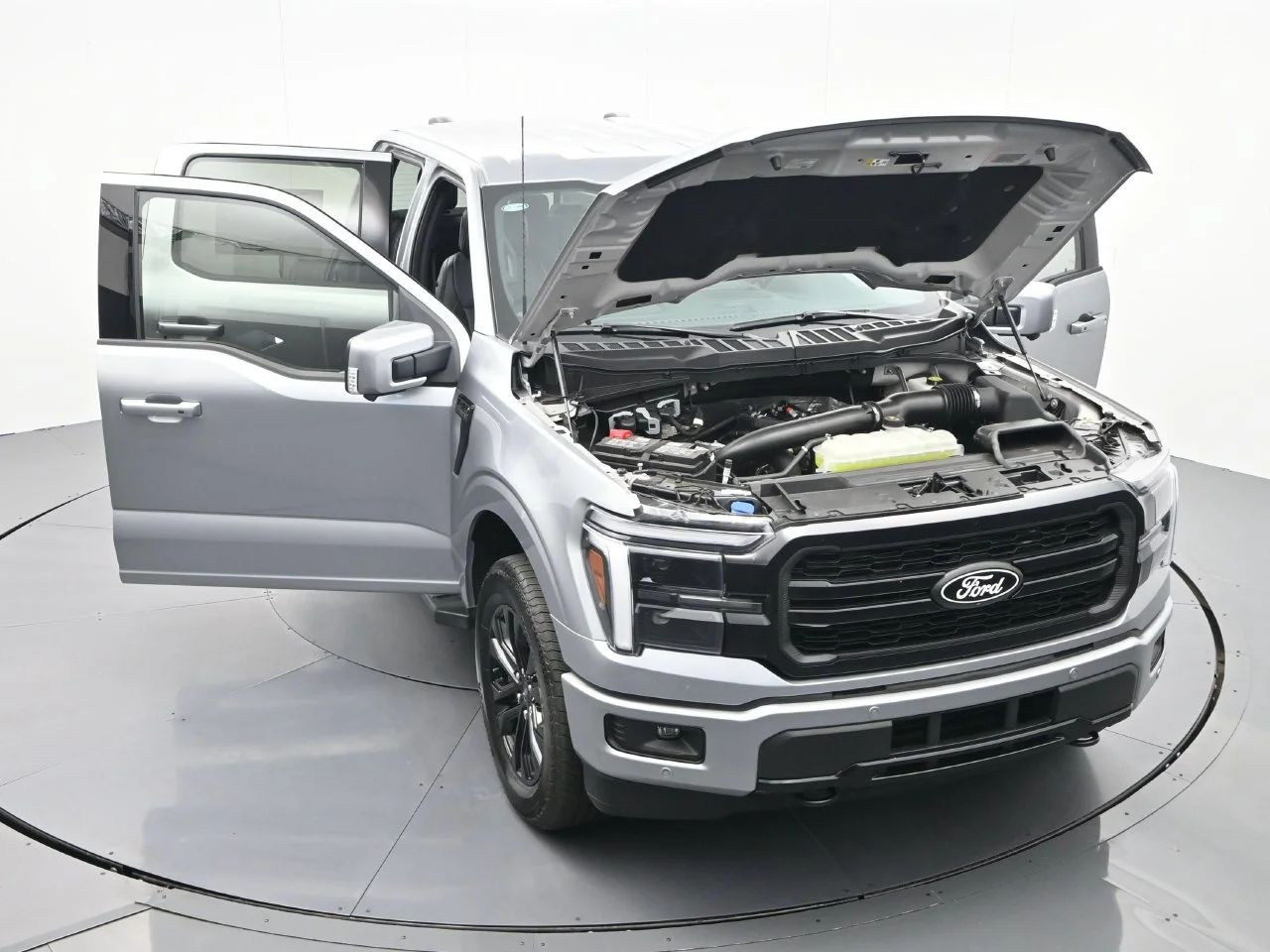 Used 2025 Silver Metallic Ford Lariat image 39