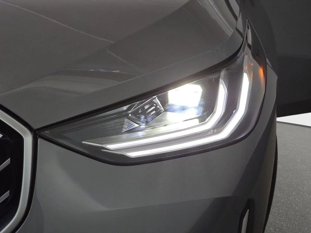 Used 2025 Skyscraper Gray Metallic BMW 30 xDrive image 32