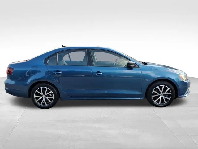 Used 2016 Blue Volkswagen 1.4T SE image 12