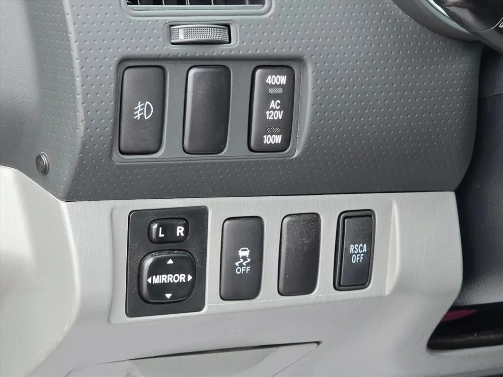 Used 2015 Red Toyota Base image 8