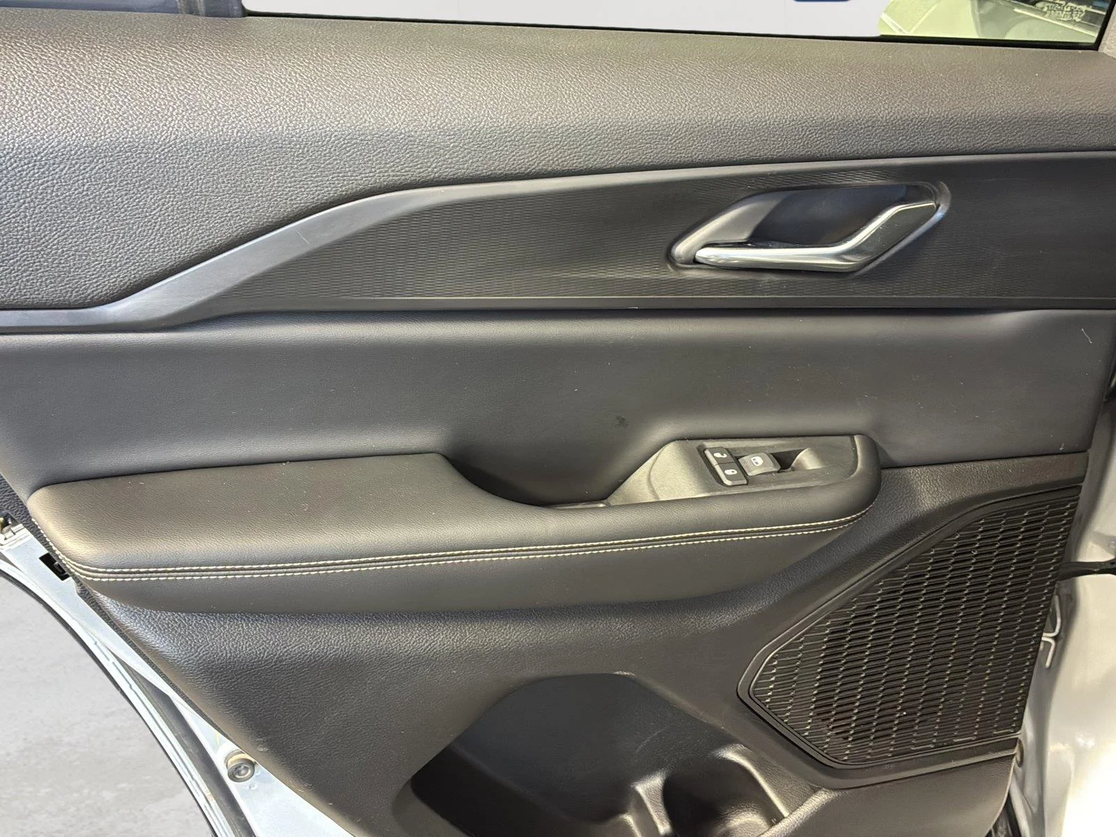 Used 2024 Silver Zynith Jeep Laredo X image 22