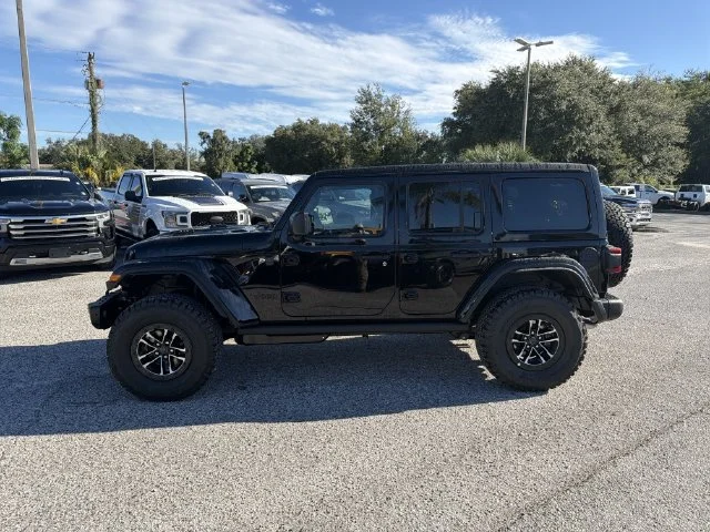 New 2027 Black Clear-Coat Paint Jeep Moab 392 image 3
