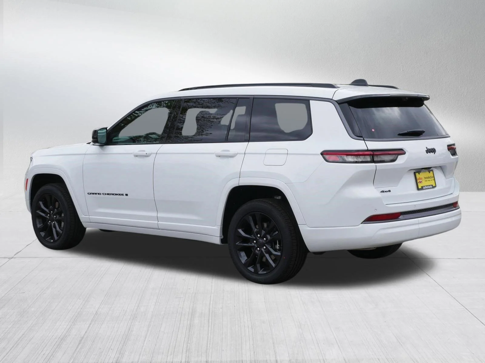 New 2026 Bright White Clear-Coat Exterior Paint Jeep Limited Reserve image 5