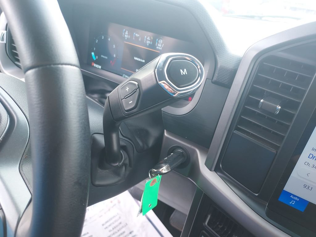 Used 2025 Silver Ford XLT image 24