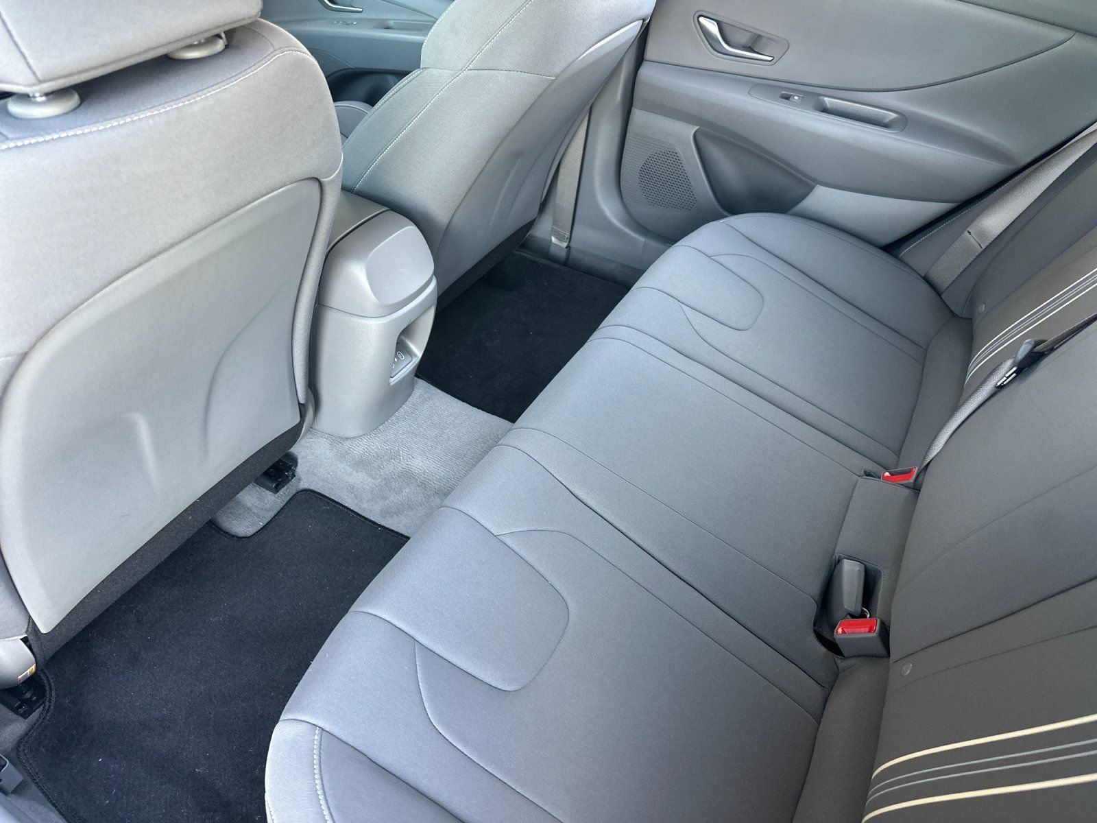 2024 Hyundai Elantra SEL - Photo 11