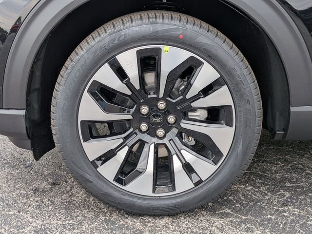 New 2026 Agate Black Metallic Ford Platinum™ image 23