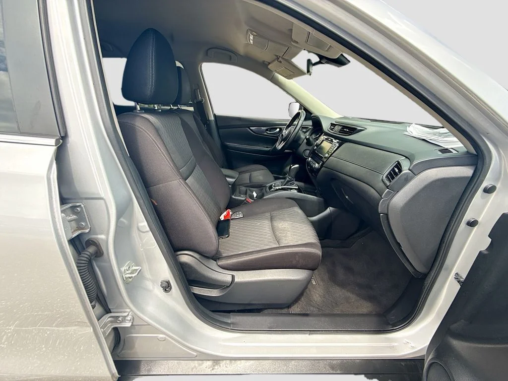 Used 2019 Silver Nissan SV image 28
